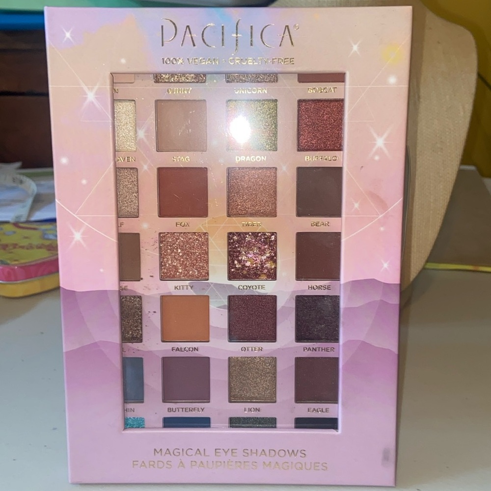Pacifica 💯% Vegan Magical Eyeshadow Palette